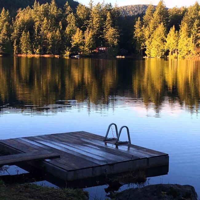 Rent Paul’s Cottage with private dock on Hotel Lake, Sunshine Coast BC